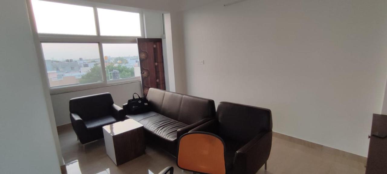 Rvr Abode -Private Rooms 班加罗尔 外观 照片