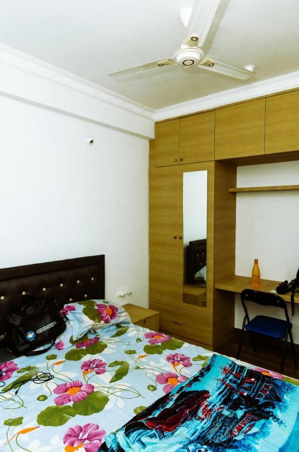 Rvr Abode -Private Rooms 班加罗尔 外观 照片
