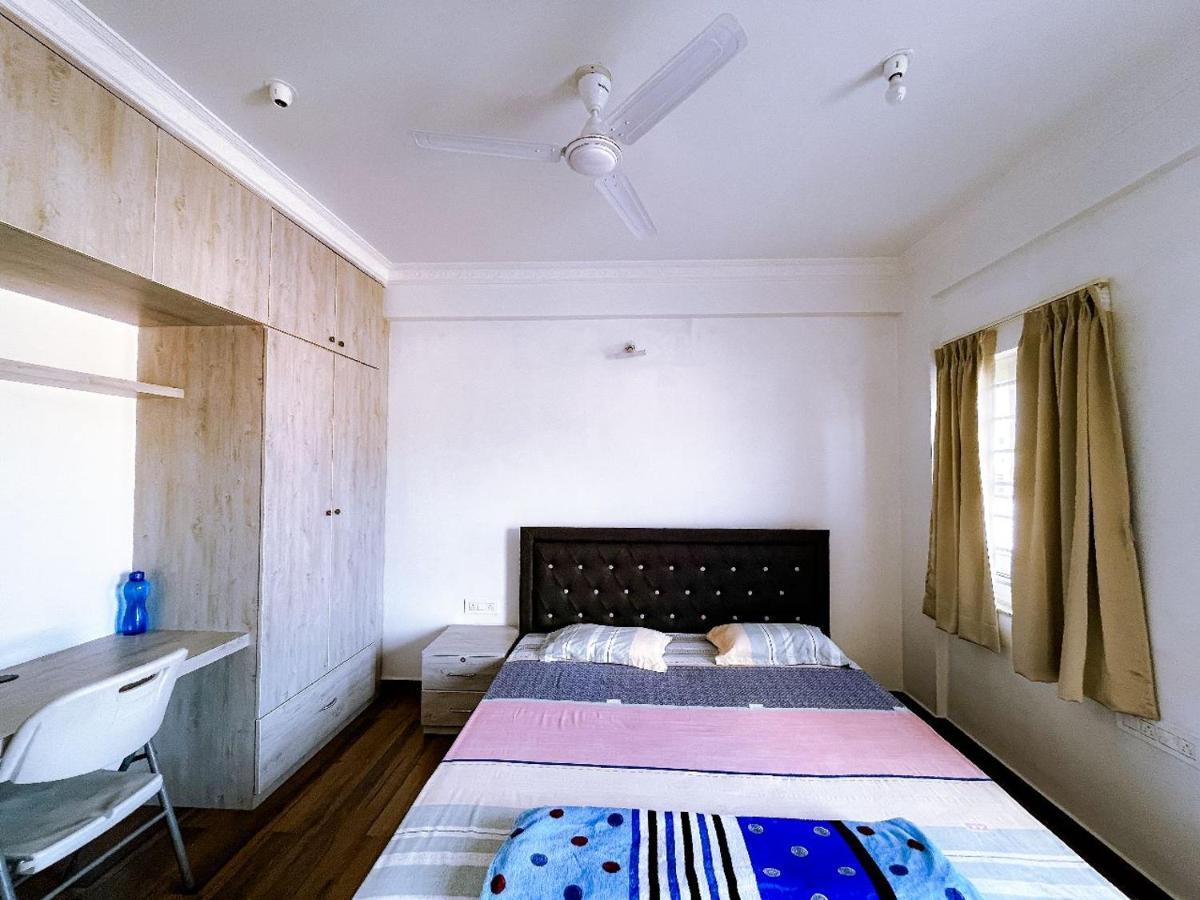 Rvr Abode -Private Rooms 班加罗尔 外观 照片