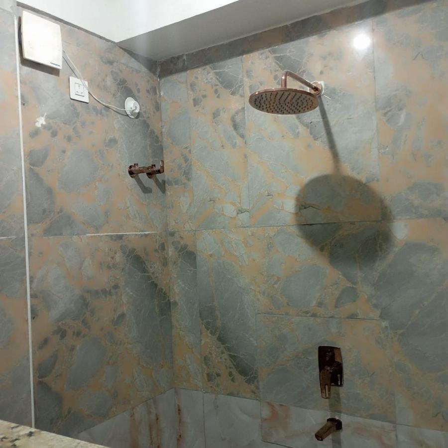 Rvr Abode -Private Rooms 班加罗尔 外观 照片